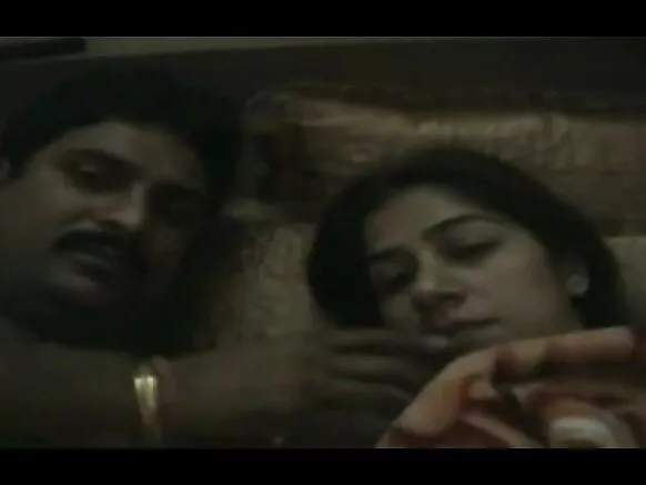 Indian desi full hindi ni gbese movie ti o dara ju Indian ibalopo teepu Desi sugbon atijọ majele
