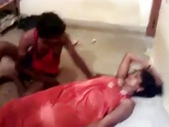 ibalopo kannada ni gbese English ni gbese movie ni iwaju ti awọn ọrẹ