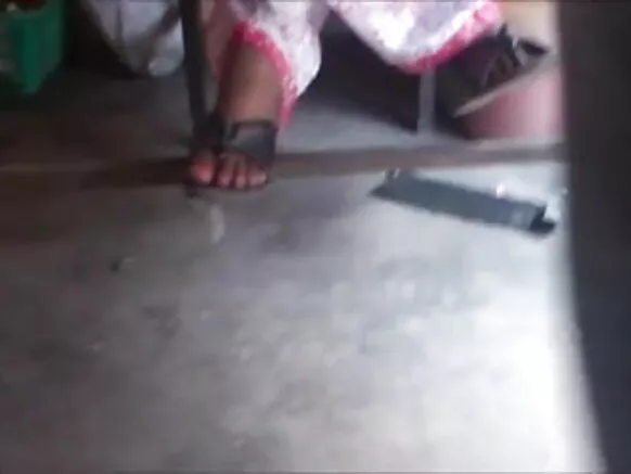 labẹ tabili ni gbese movie labẹ tabili