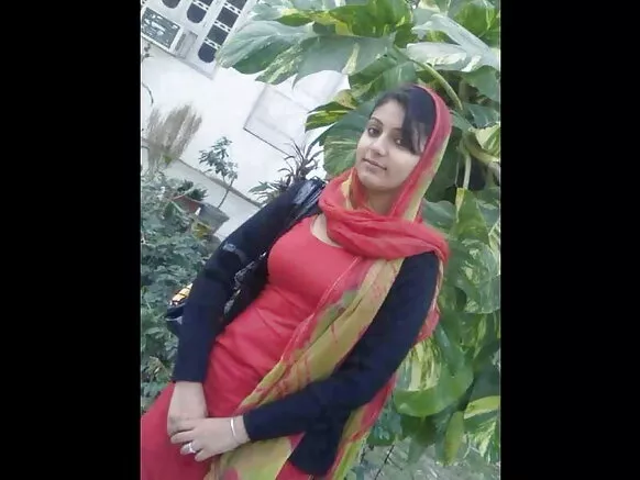 Ifaworanhan Igbejade Fidio Igbejade ti Sexy Movie Awọn kikọja 3G Aunty India