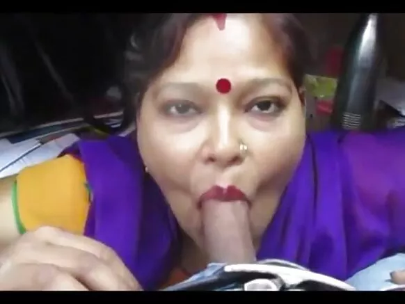 Desi aunty fifun ifenusoko Desi ifenusoko ati ni gbese hindi fidio movie deepthroat creampie