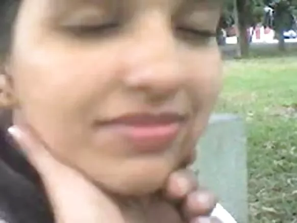 Ngbadun ni o duro si ibikan ni gbese fidio lamar pa pa