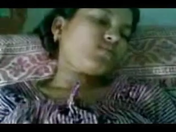 Ọmọbirin India kekere fẹran akukọ ọrẹkunrin rẹ, awọn ara ilu India.