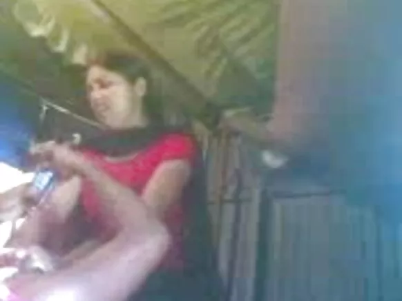 fidio tuntun ti o ni gbese ni Gẹẹsi aunty aunty