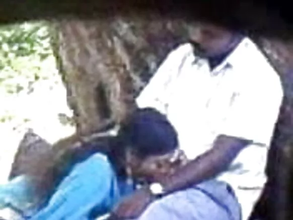 India hindi ibalopo pa movie siiyan akukọ ni o duro si ibikan