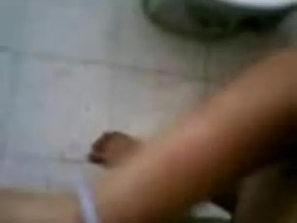 Lẹwa Oyan girl lati ariwa India gbadun rẹ ni gbese movie player oyan BF