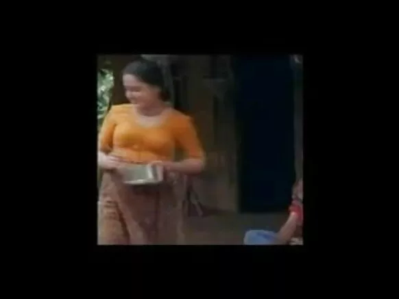 Ṣe afihan aunty mallu xxx kikun hd hindi neckline mallu anti