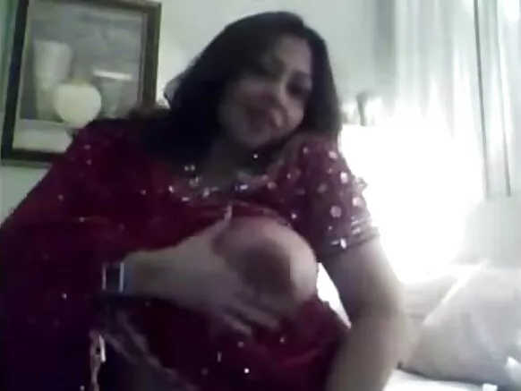 Gbona Indian girl fihan rẹ nla oyan, hindi ni gbese movie fihan rẹ obo fihan obo