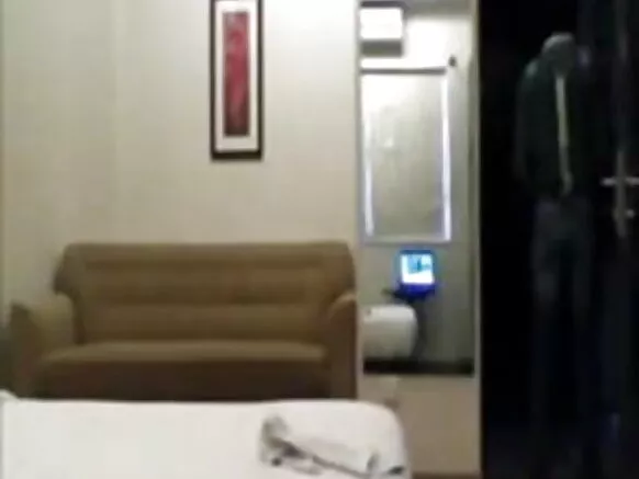 Hardcore Modi Modi Modi Movie Hotel Personal Hotel onibaje Idilọwọ Nipa Oṣiṣẹ