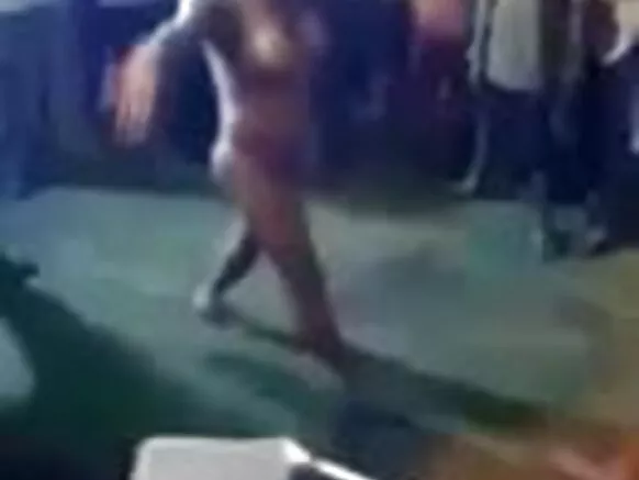 Magbowo gbangba fi magbowo ni gbese movie striptease