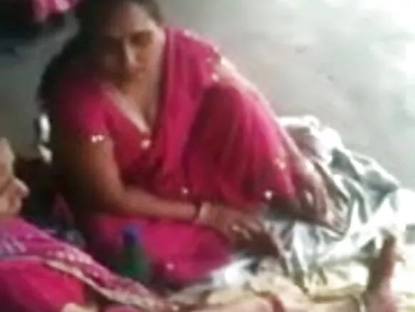 MILF India Oyan ni Ibusọ Ọkọ oju-irin 2 (o) (o) Bhojpuri MILF