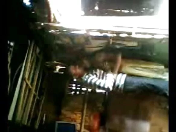 ibalopo ọmọbinrin ilu pẹlu aládùúgbò ni gbese film ni hindi