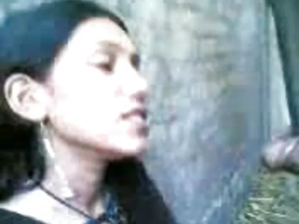Ọrẹbinrin Yunifasiti mu ọkunrin ọmọkunrin rẹ ti o kọla desi fiimu sexy hd hindi indian ọdọmọkunrin ibalopo