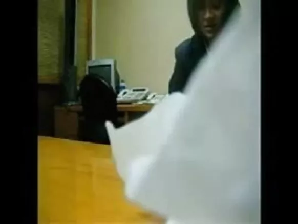 Ọrẹ buru jai akọwe mi fiimu ti o ni gbese ti han ninu fidio naa