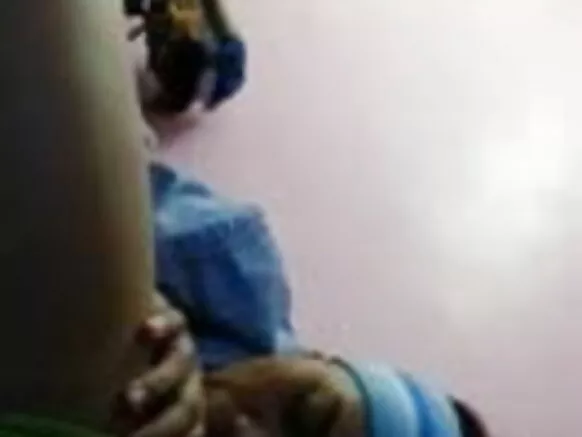Ọmọbinrin Yunifasiti darapọ mọ ẹgbẹ naa lati mu Dick fiimu hd ni gbese