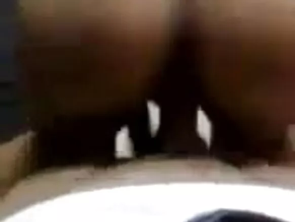 Aunty si pa aṣọ rẹ ni gbese fiimu show ati ibalopo ni gbese