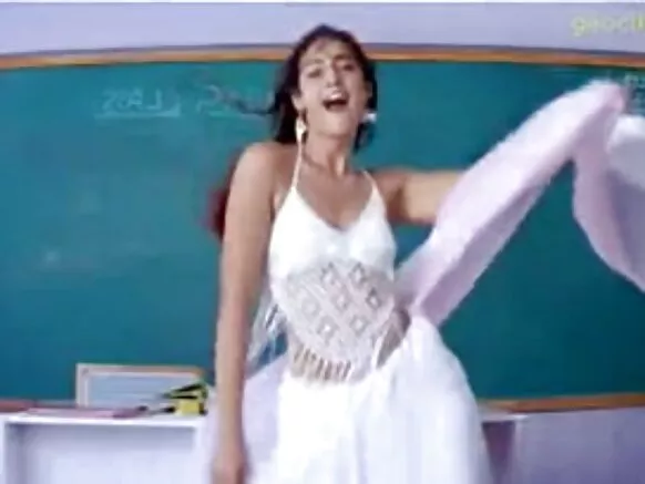 Fidio Fidio Oṣere Sexy Fihan Ileana gẹgẹbi Olukọni