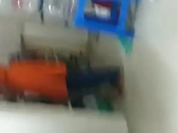 Oloye fihan akukọ si iranṣẹbinrin ni fiimu ti o ni gbese atijọ