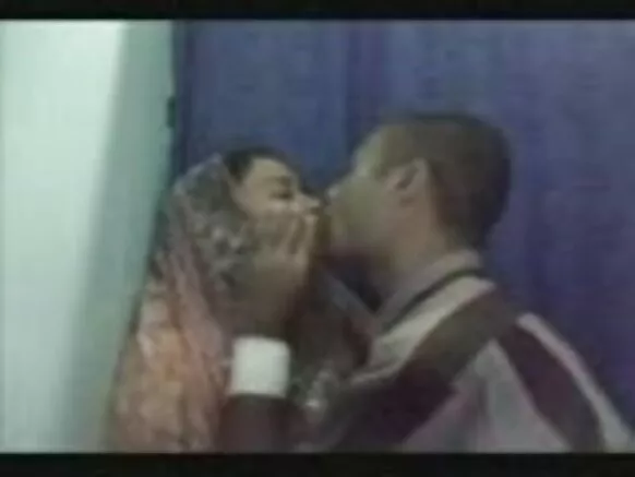 odo Desi bhojpuri ni gbese fidio movie tọkọtaya nini ibalopo ni cybercafe odo tọkọtaya agọ