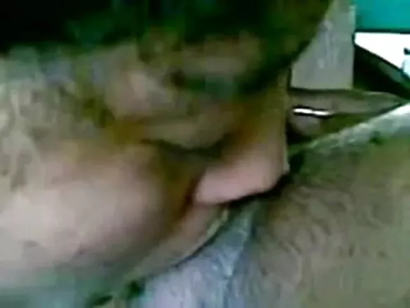 Ọjọgbọn Ilu India ṣe afihan ara ihoho to wuyi ni fiimu alagbeka ni gbese hindi full hd