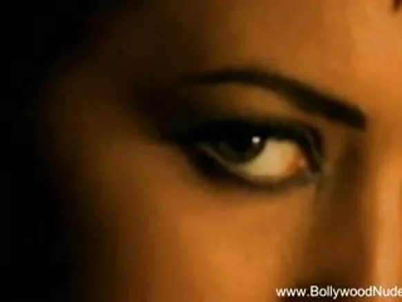 Hollywood ká seductive ibalopo image, ohun iṣẹ ọna omobirin India, mu wa mì