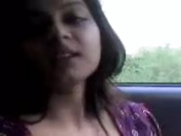Awọn oyan ọrẹ mi india ni fidio fiimu fiimu ti o ni gbese ọkọ ayọkẹlẹ