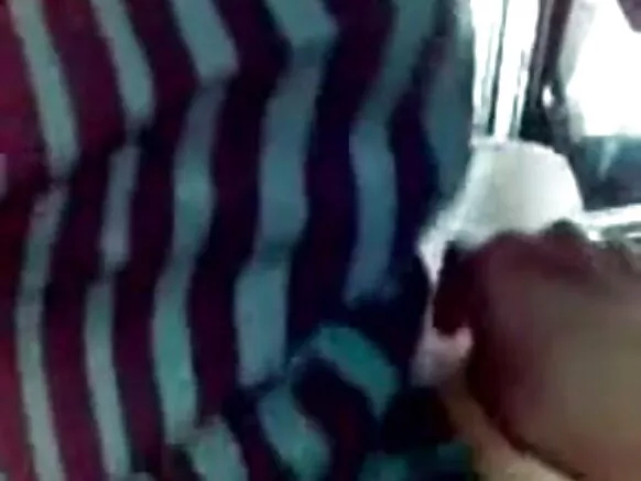 Omobirin ti o buruju ninu ọkọ ayọkẹlẹ ni gbese movie hindi image