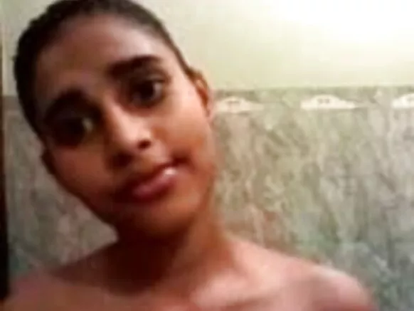 Fidio ibalopọ ti ile-ẹkọ giga Bangladesh firanṣẹ ọmọbirin fọto ni gbese ni Gẹẹsi