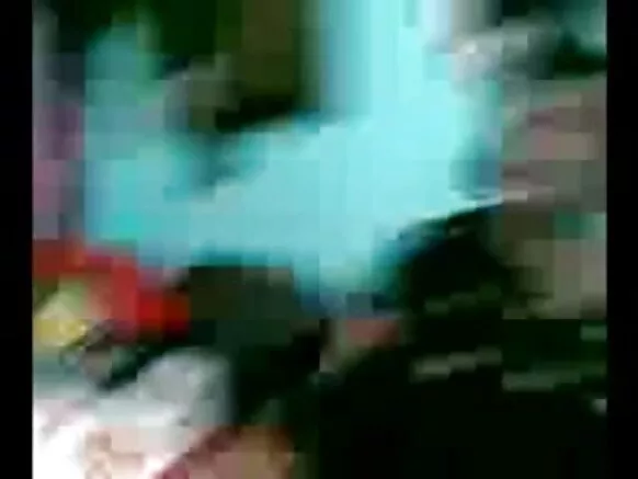 Omokunrin India gbiyanju lati gbadun anti India pelu ololufe asiri re aunty hindi ni gbese fidio HD movie
