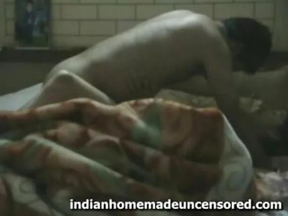 Iyasoto ni gbese ni kikun sikandali desi desi sikandali