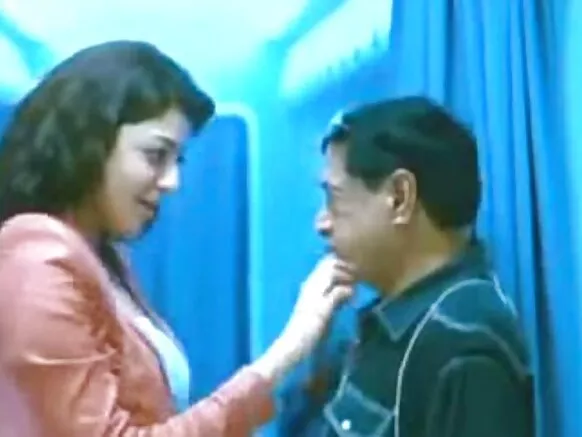 Agekuru alaihan pẹlu kajal agarwal gbona fẹnuko eniyan atijọ ni gbese movie kuro