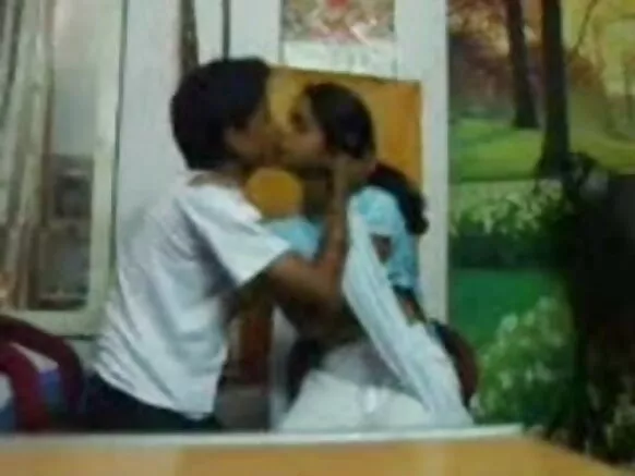 bf xxx omobirin mu awon omobirin ti o n mu akuko ati oyan ti n mu ni gbese movie hd