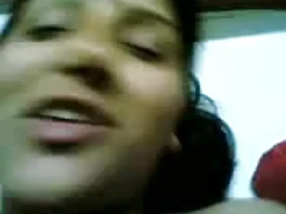 Arabinrin India ti o ni ibalopọ lori ilẹ bp Fọto ibalopo