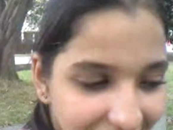 India Hindi Sexy Girl buruja ni pipe ni ita gbangba Park