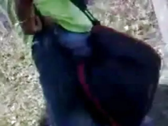 Asegbese Desi buru lode o beere pe ki o ma fo kẹtẹkẹtẹ re, ti o buruju lode idile Fọto ni gbese fidio hd