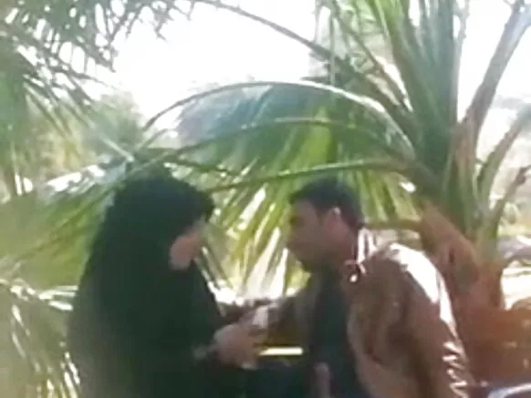 Pakistani full ni gbese hindi movie hijabi BJ ati eni titi ti o ba ṣiṣe ni Pakistani àkọsílẹ o duro si ibikan