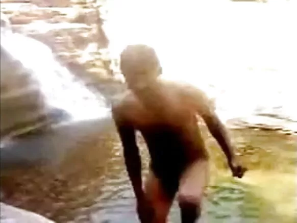 Sneaky aunty olubwon buru jai nigba gbigbasilẹ igba pẹlu ọrẹ miiran ni gbese movie