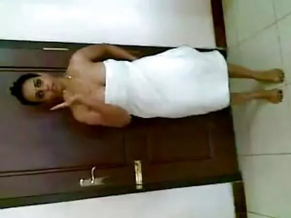 Arabinrin India ti n ṣe fiimu ti o ni gbese