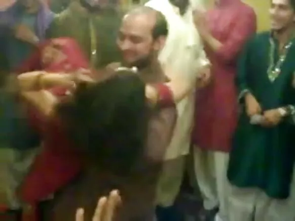 Oṣiṣẹ Katirina Kaif Sexy Video Movie Mujra