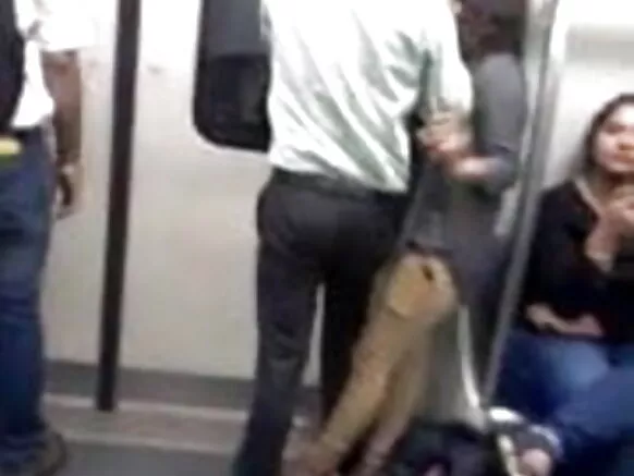 22 Awon ololufe ainireti fi enu konu won si te oyan ololufe won ni gbese movie bhojpuri delhi metro
